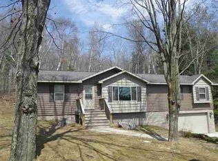 1408 Pioneer Rd, Marquette, MI 49855