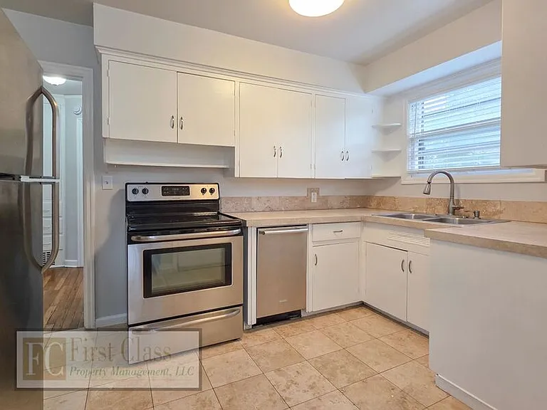 5735 N Montana Ave — Photo 9
