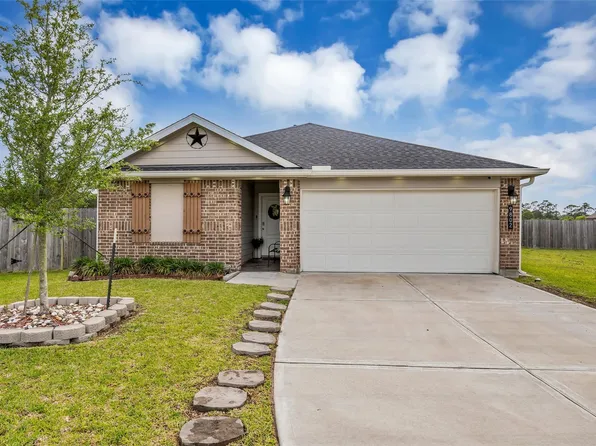 9802 Palm Royal Dr, Baytown, TX 77521