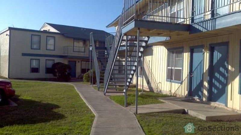 2nd image of 8170 Crosscreek APT 302