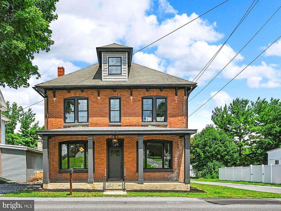 1st image of 124 N Sheridan Rd