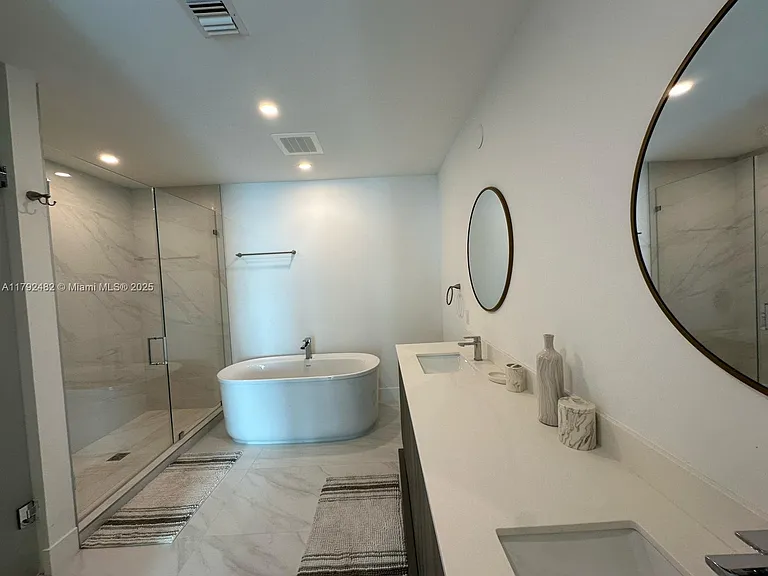 17550 Collins Ave #902 — Photo 13