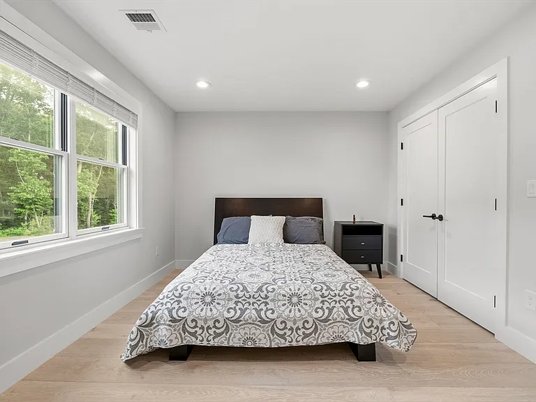 1 Lincoln Ct — Photo 28