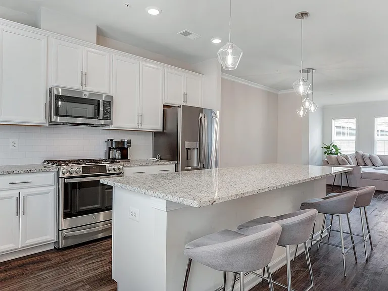 4725 Cherokee St — Photo 19