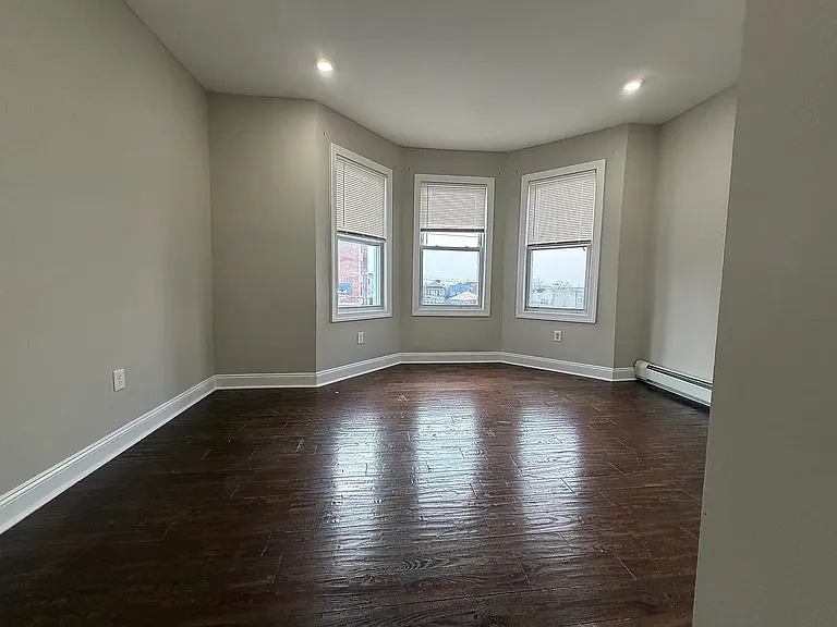186 Seaview Ave #3L — Photo 4