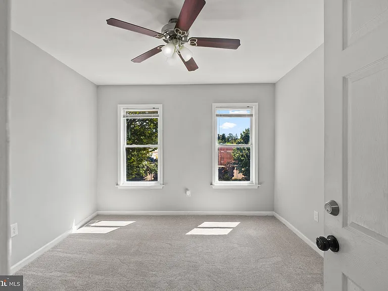 324 Oldham St — Photo 25