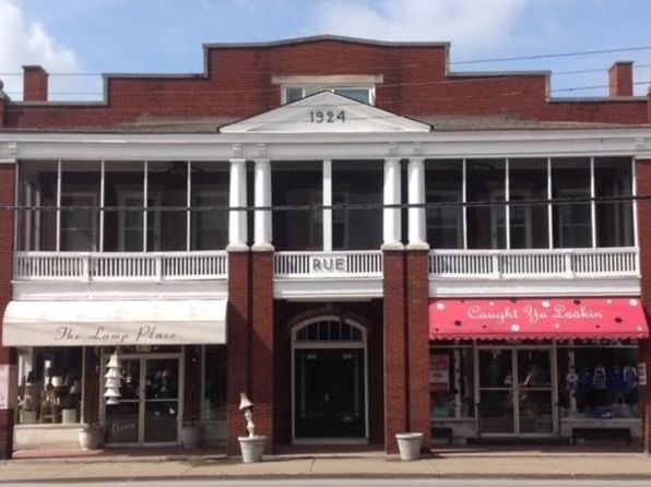 660 E Main St