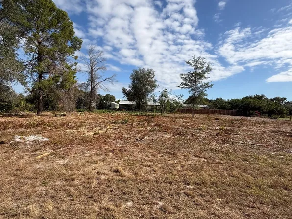 1547 Meadowbrook St, Lake Placid, FL 33852