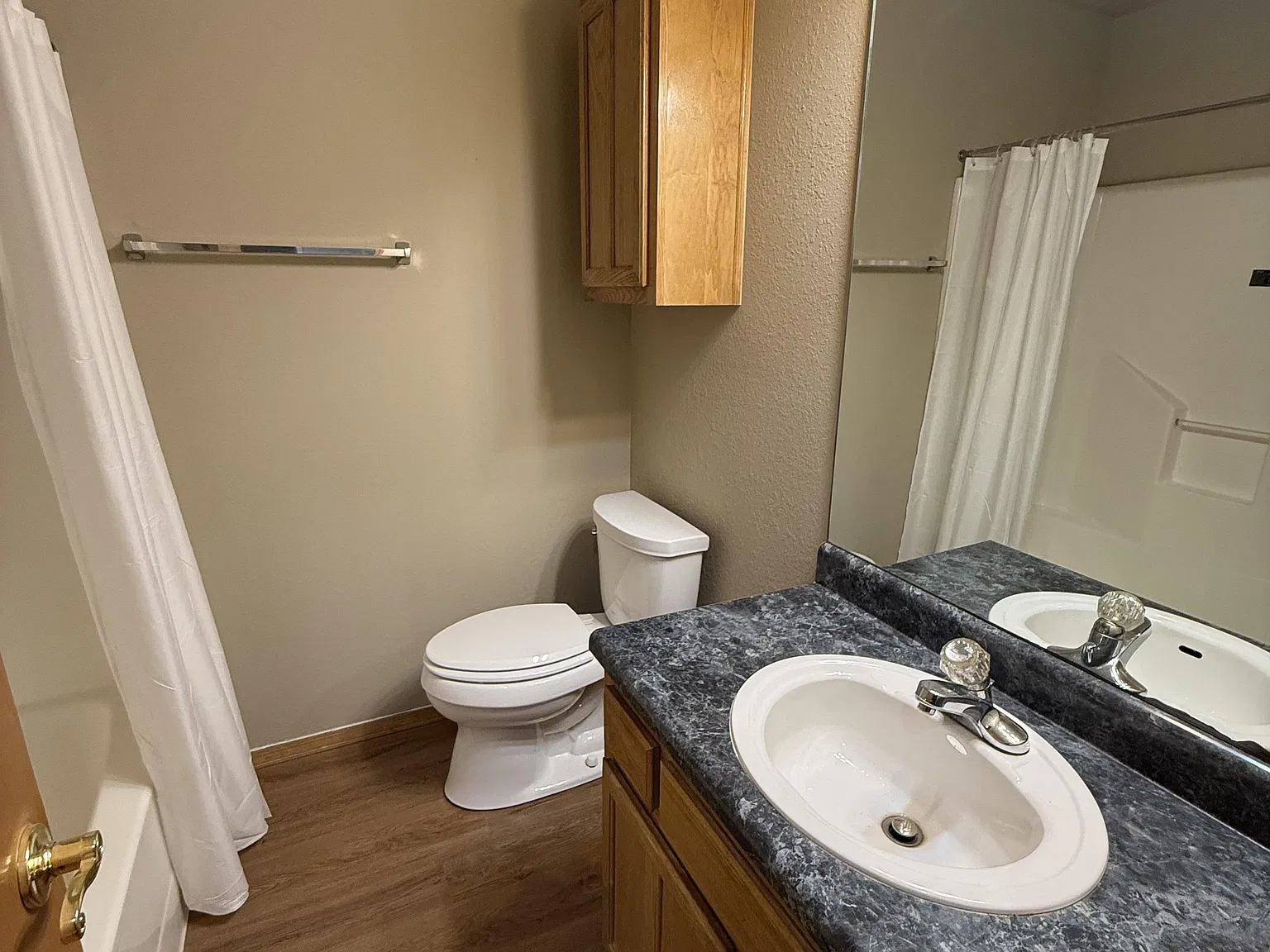 4 bed, 2.0 bath, 1433 sqft, $706 — Photo 4