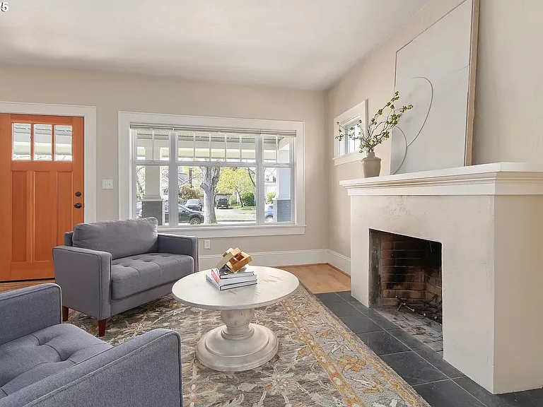1545 Villard St — Photo 6