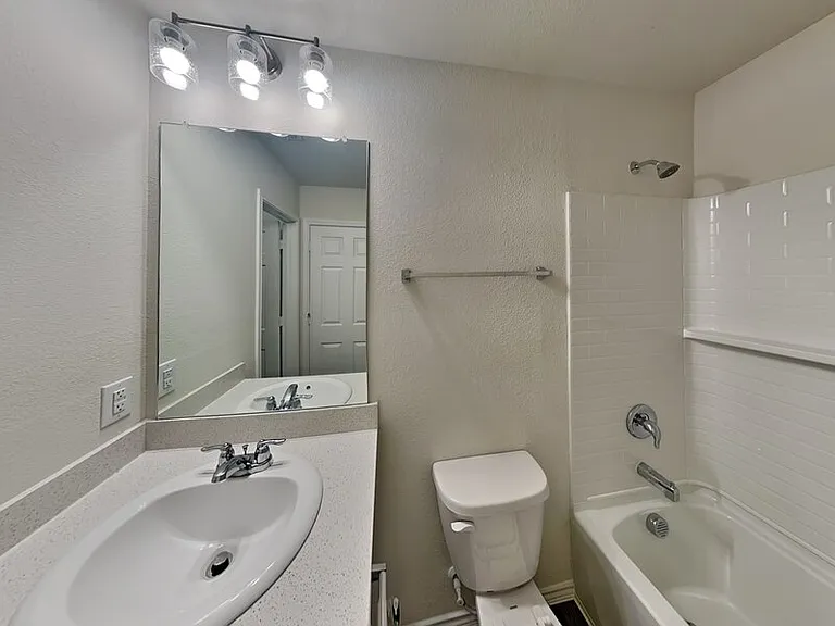 16009 Rein Ave — Photo 13