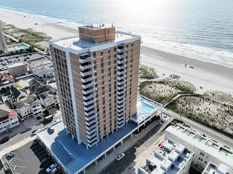 5200 Boardwalk #16D — Photo 26