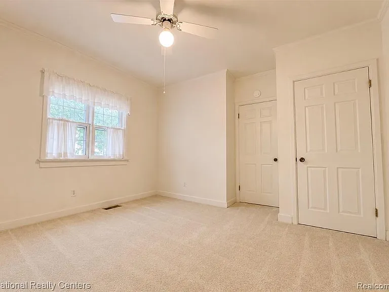 229 Linden St — Photo 13