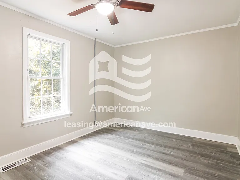 1251175_010_main_bedroom_10.jpg