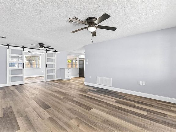 4th image of 10018 Kingswood Ln