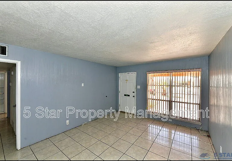 5613 Creston Ave — Photo 9