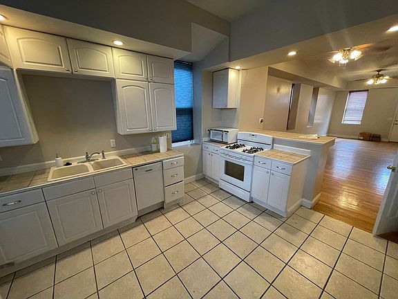 4th image of 2628 Osage St #2628