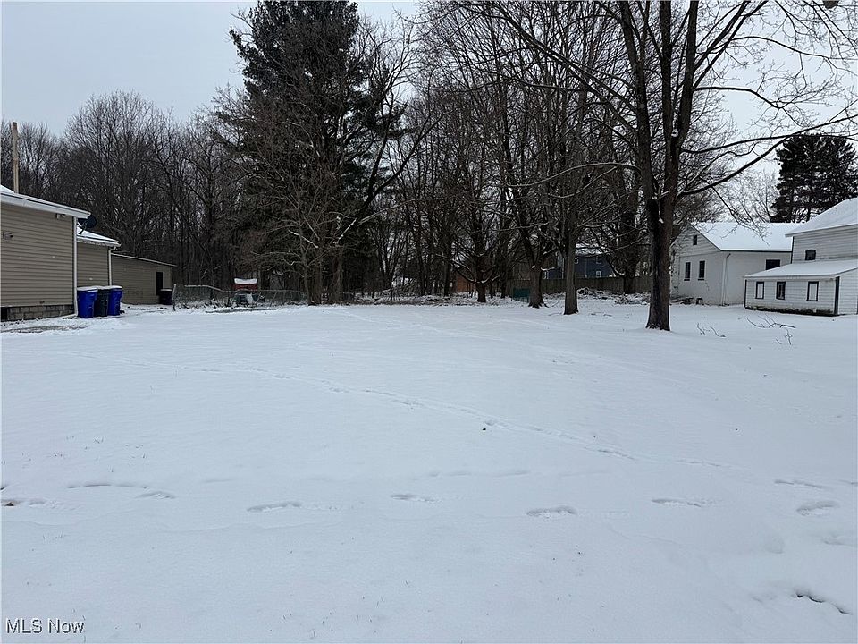 1st image of 541 Day St