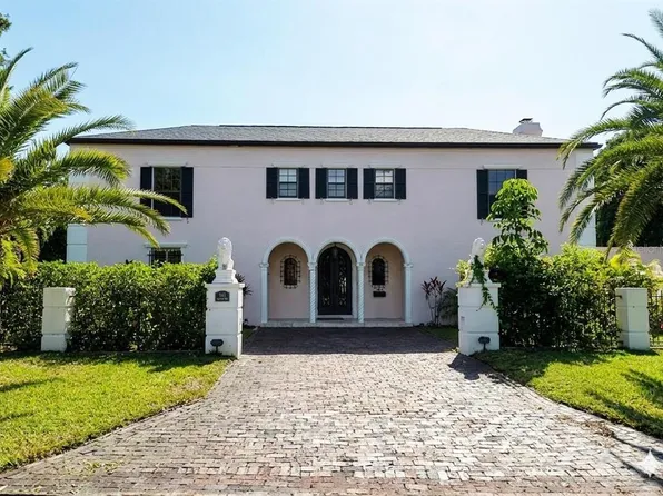 411 72nd St S, Saint Petersburg, FL 33707