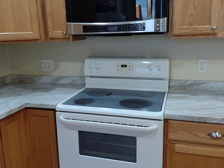 17 N Hanover St #5 — Photo 4