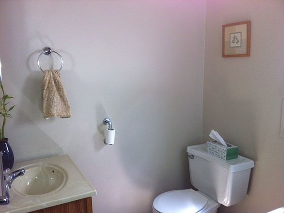 1st fl .5 bth laundry 1