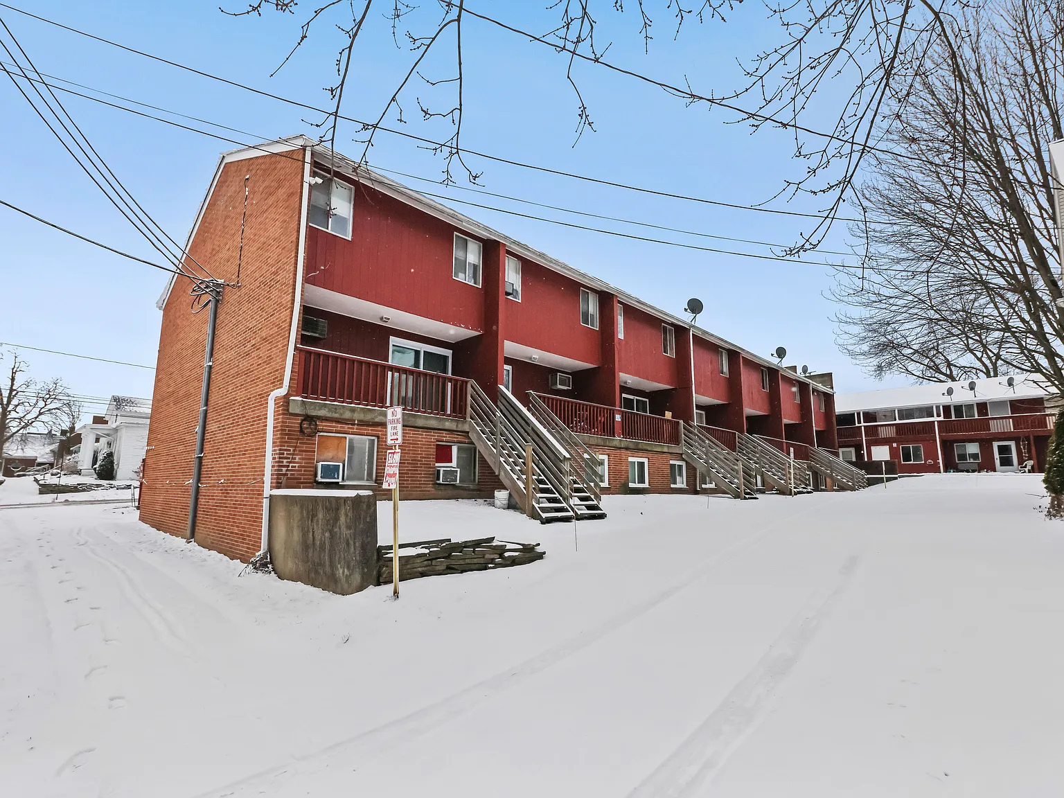 2 bed, 1.5 bath, 850 sqft, $1,280 — Photo 2