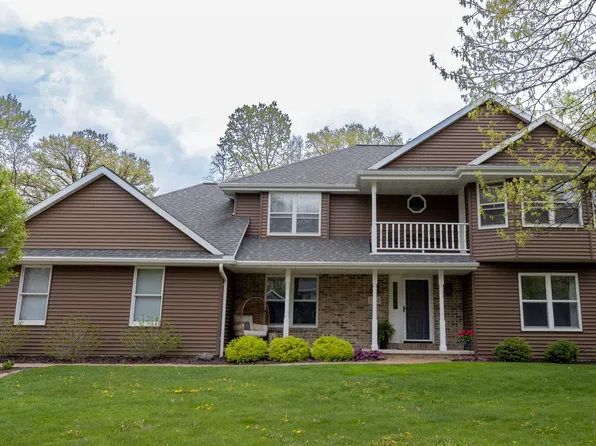 1764 Hunters Glen Dr, Oshkosh, WI 54904