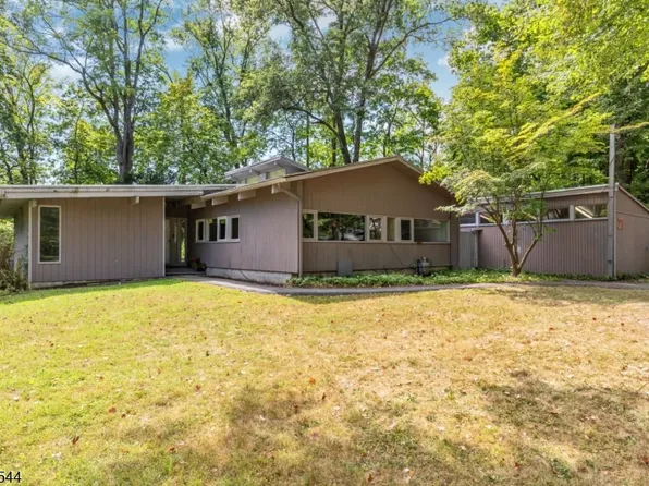 21 Maxwell Ct, Morristown Town, NJ 07960