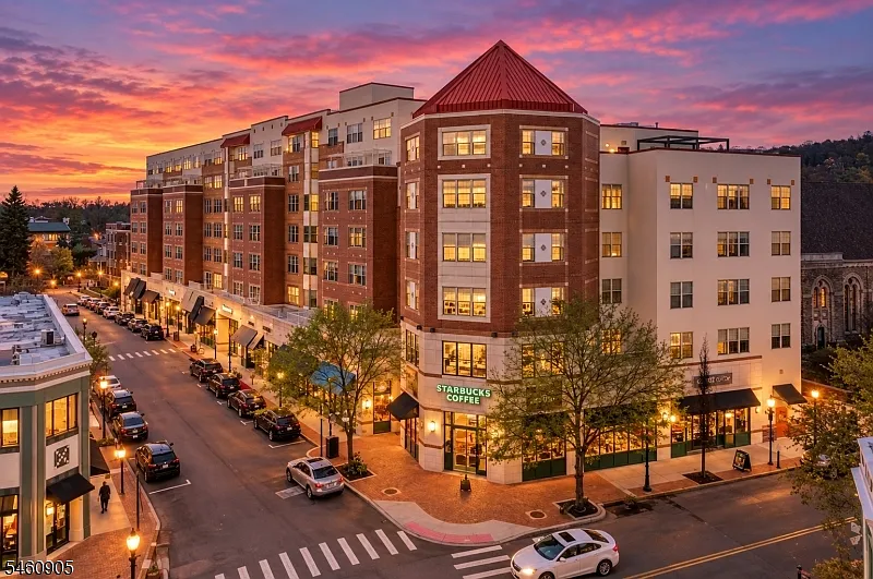 1 bed, 1.5 bath, $4,000 — Photo 1