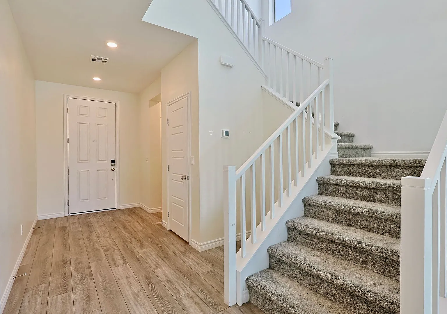 Newer home with Flex Space/Casita, Pool and Solar in Valley Vista! — Photo 4