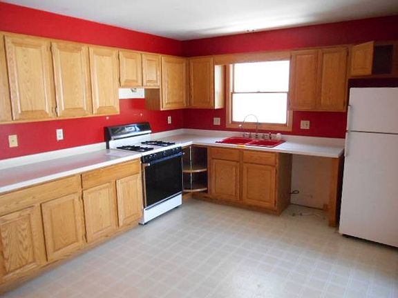 5th image of 505 Lucerne Ln