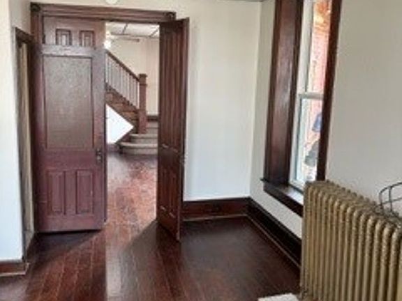 3rd image of 402 N Railroad St #402