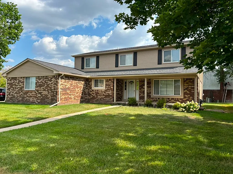 44615 Crestmont Dr — Photo 1