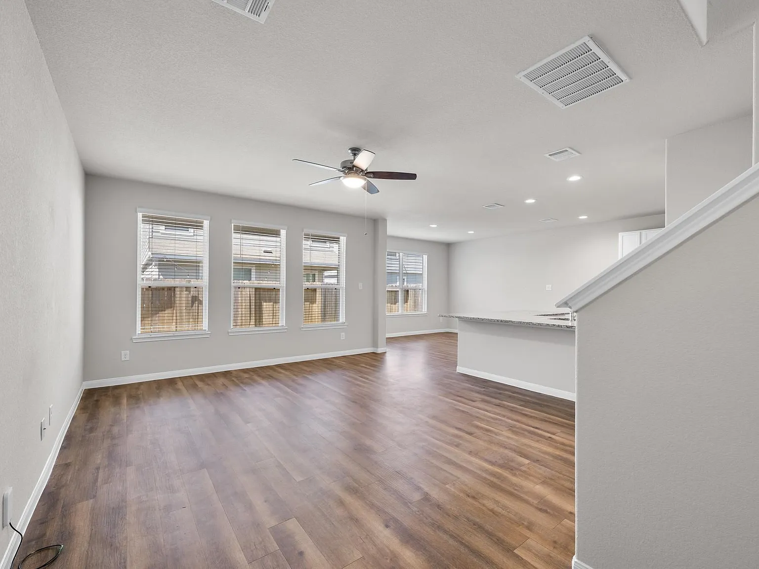 4 bed, 2.5 bath, 2050 sqft, $2,100 — Photo 3