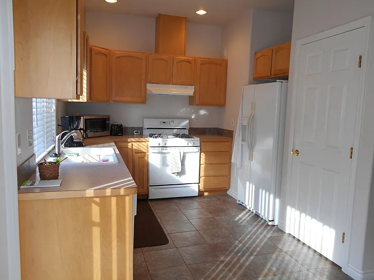 773 Mahonia Dr — Photo 3