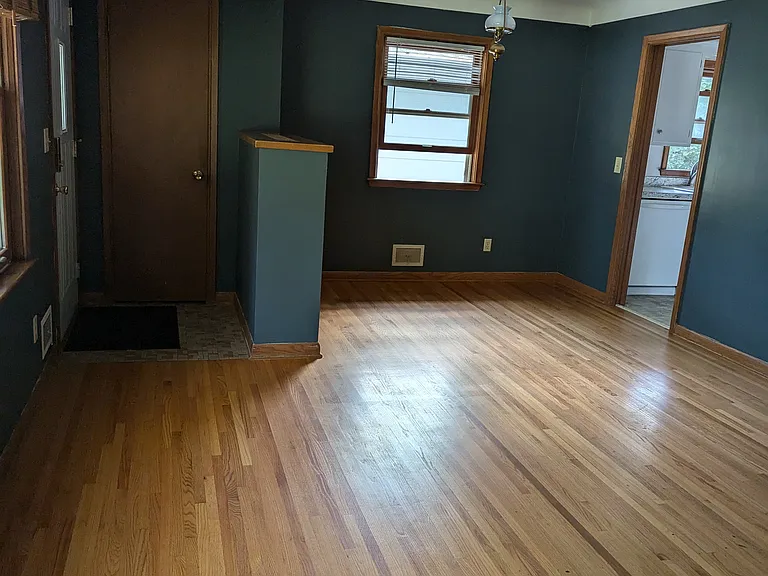 Main level - foyer/entry.