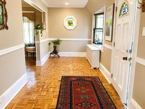 30 Nassau Rd — Photo 2