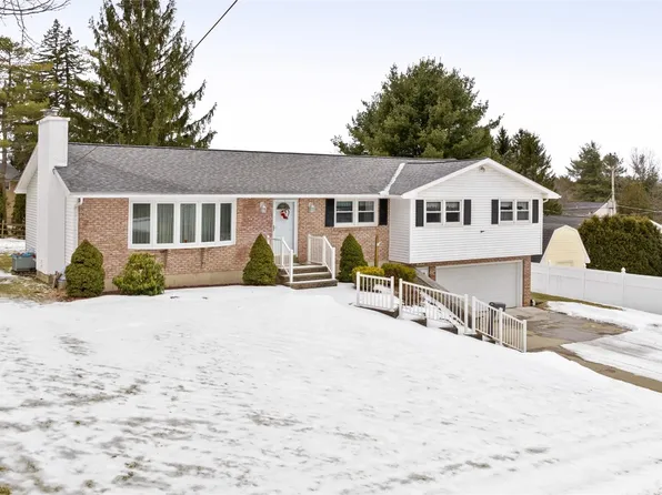 3604 Wildwood Dr, Endwell, NY 13760