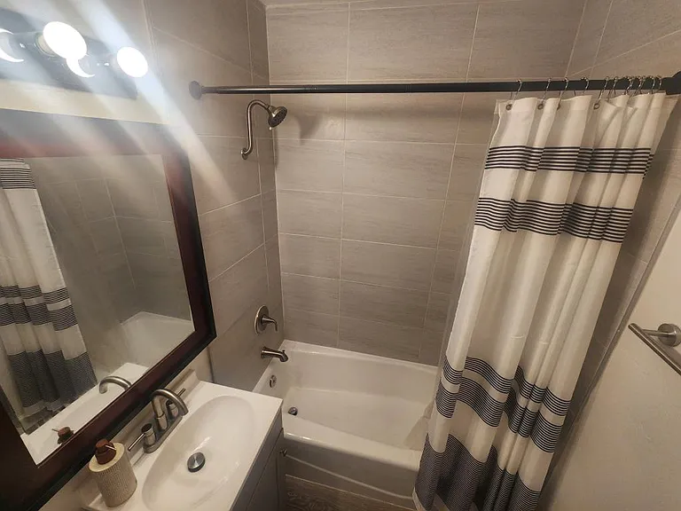 2943 Talbot St — Photo 13