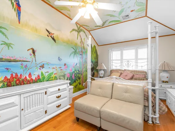 4 Point Crescent image 15 of 25