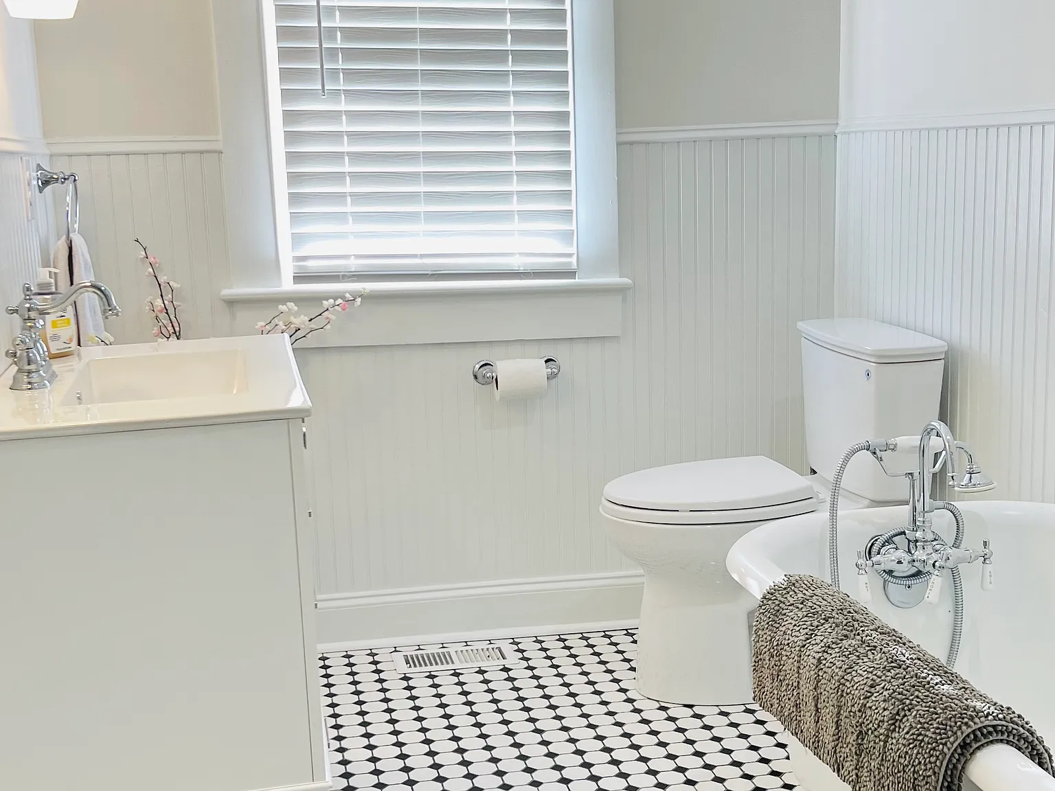 2 bed, 1410 sqft, $2,800 — Photo 2