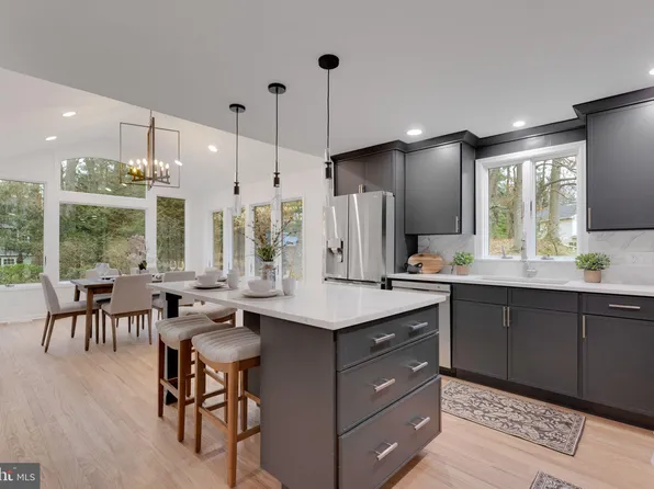 26 Harrowgate Dr, Cherry Hill, NJ 08003