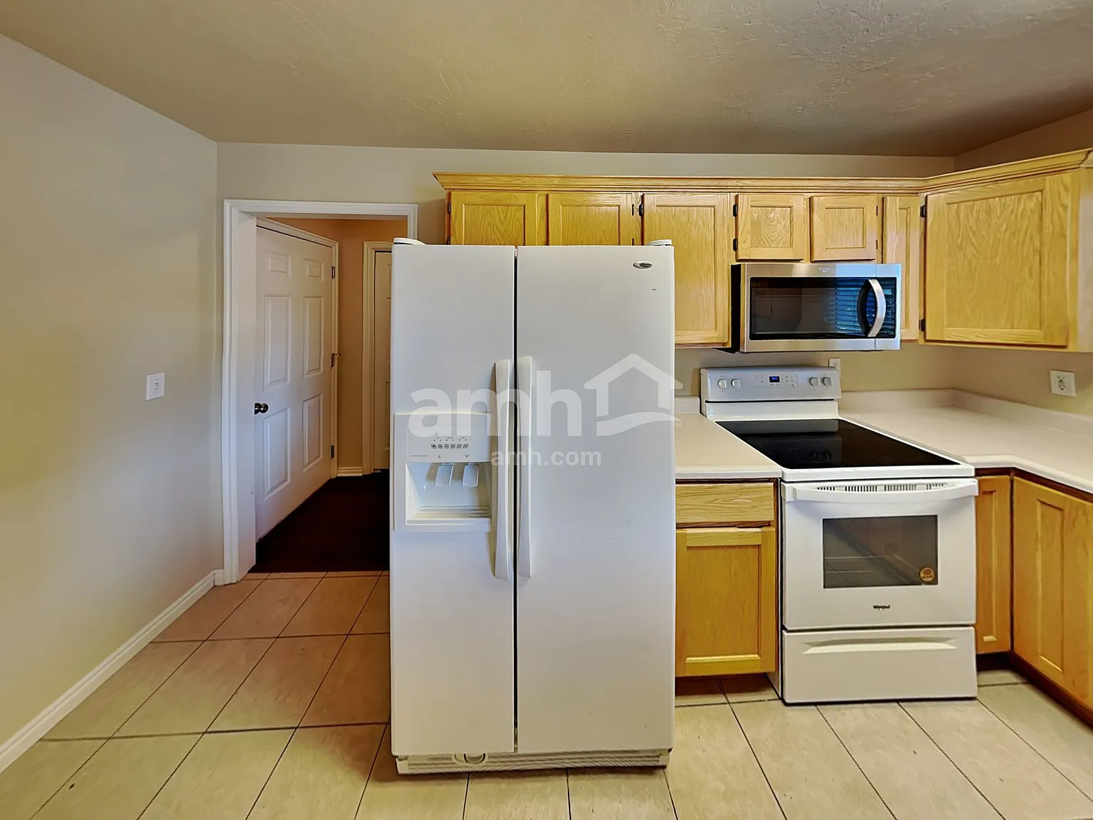 5 bed, 3.0 bath, 3040 sqft, $3,035 — Photo 3