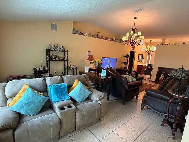 1613 SW Whipple Ave — Photo 10