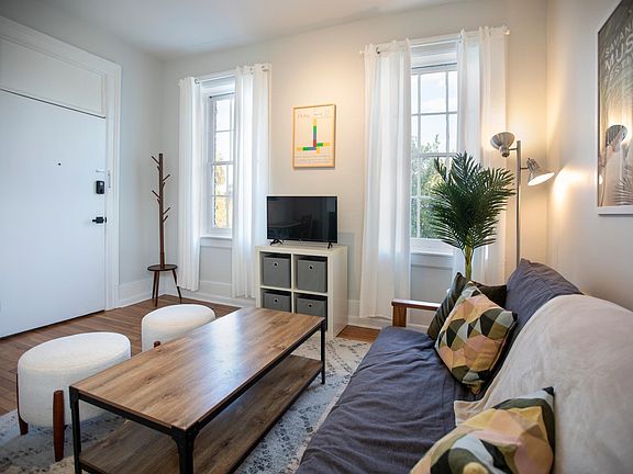 5th image of 219 Abercorn St APT F1