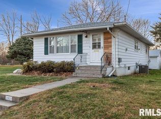 2601 4th St, Moline, IL 61265