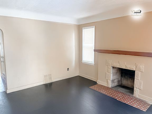 2nd image of 15280 Eastwood St