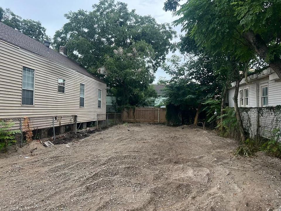1st image of 1207 Clouet St