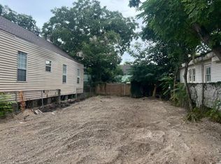 1207 Clouet St, New Orleans, LA 70117
