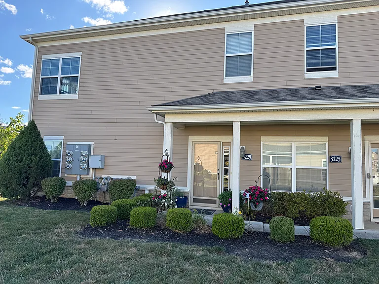 3229 Rossmore Cir — Photo 3